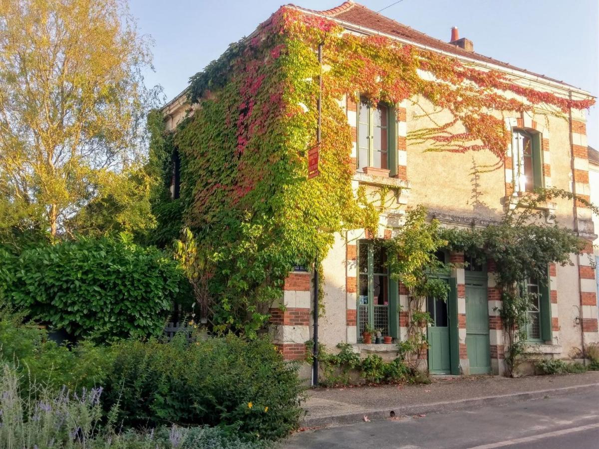 Maison D'Hotes "Les Volets Verts" Et Sa Brocante Ecueille Exterior foto