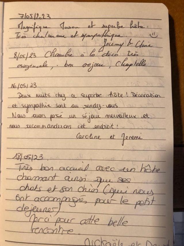 Maison D'Hotes "Les Volets Verts" Et Sa Brocante Ecueille Exterior foto