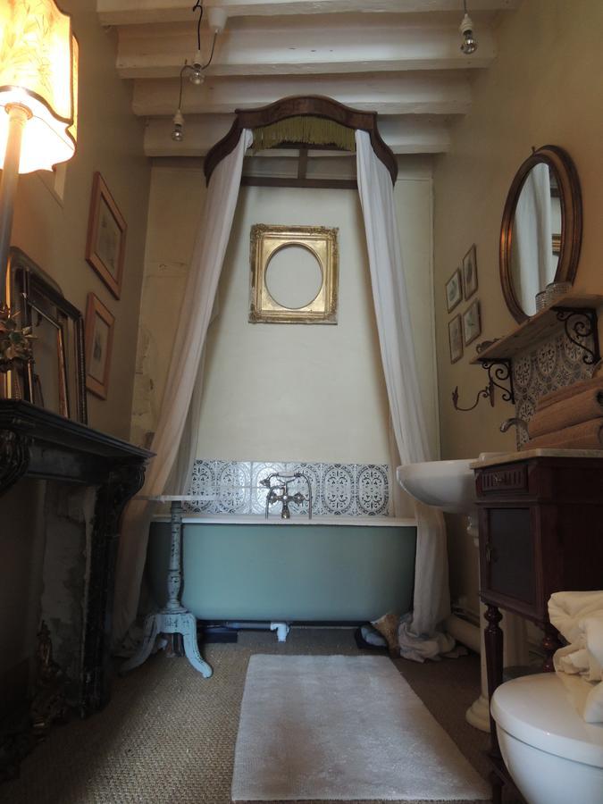 Maison D'Hotes "Les Volets Verts" Et Sa Brocante Ecueille Exterior foto