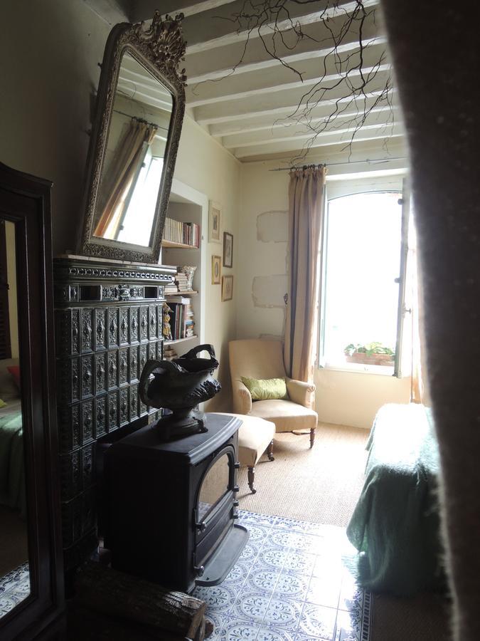 Maison D'Hotes "Les Volets Verts" Et Sa Brocante Ecueille Exterior foto